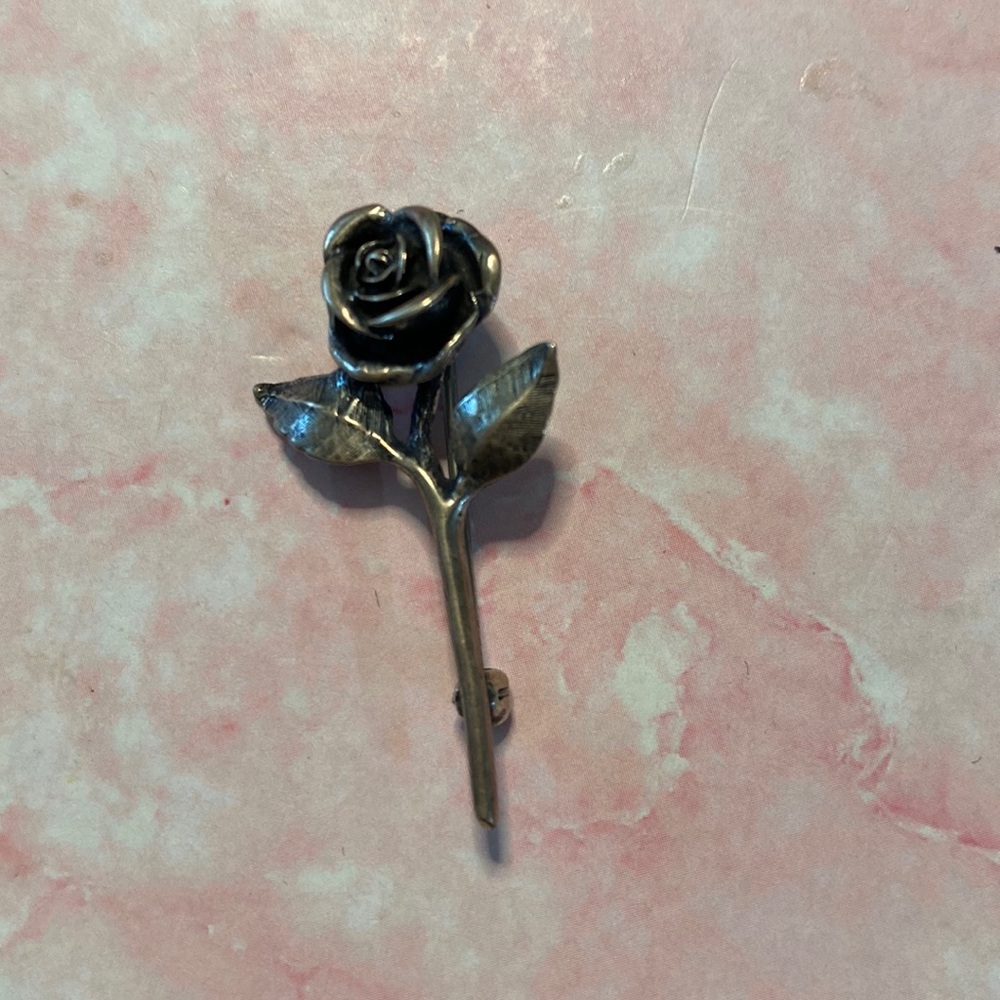 James Avery retired Rose pin (165)